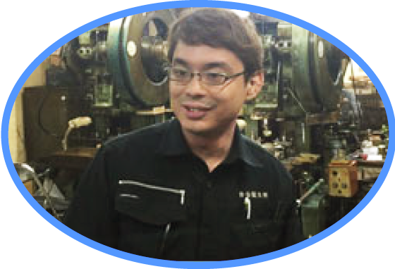金型製作 右